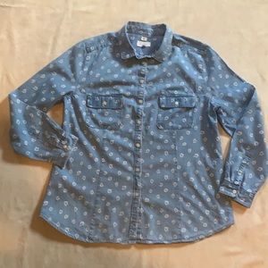 Women’s long sleeved button down 100% cotton. Loft